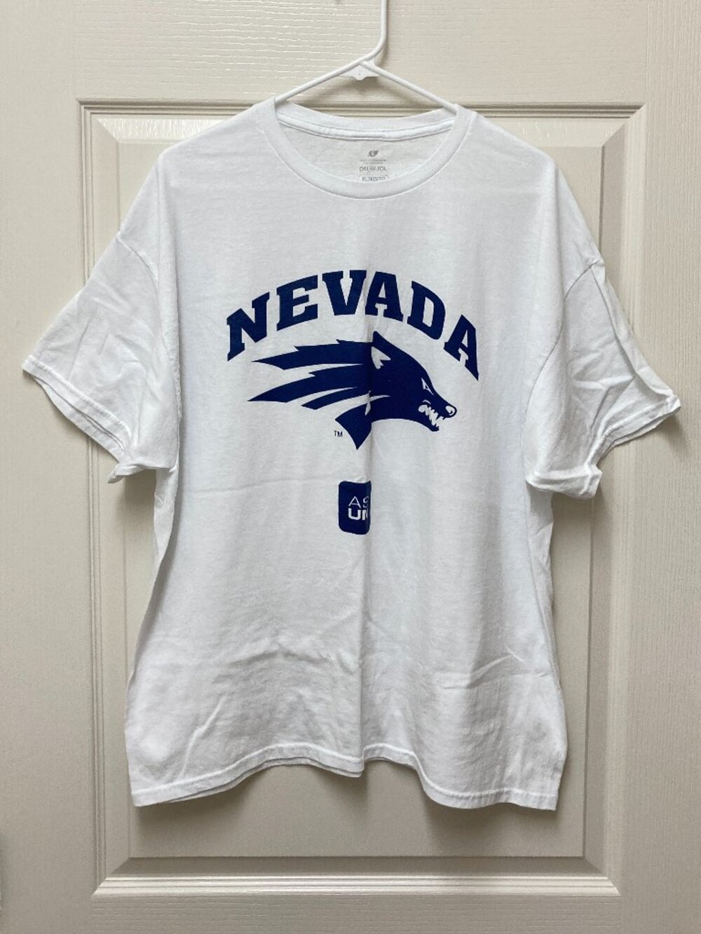 University Of Nevada Wolf Pack White Short Sleeve T-Shirt Size XL ASUN NCAA